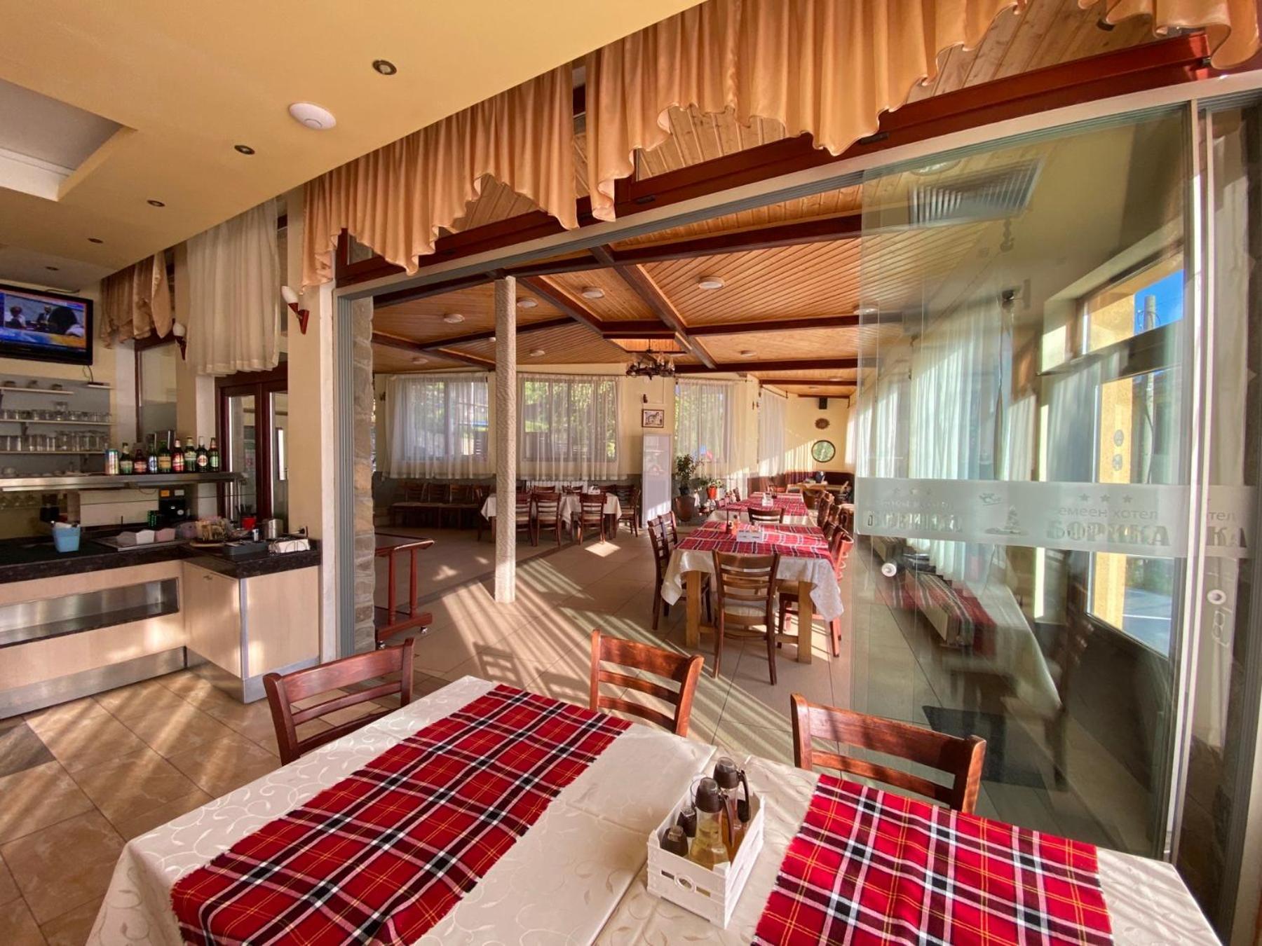 Asikoria Boryka Family Hotel מראה חיצוני תמונה