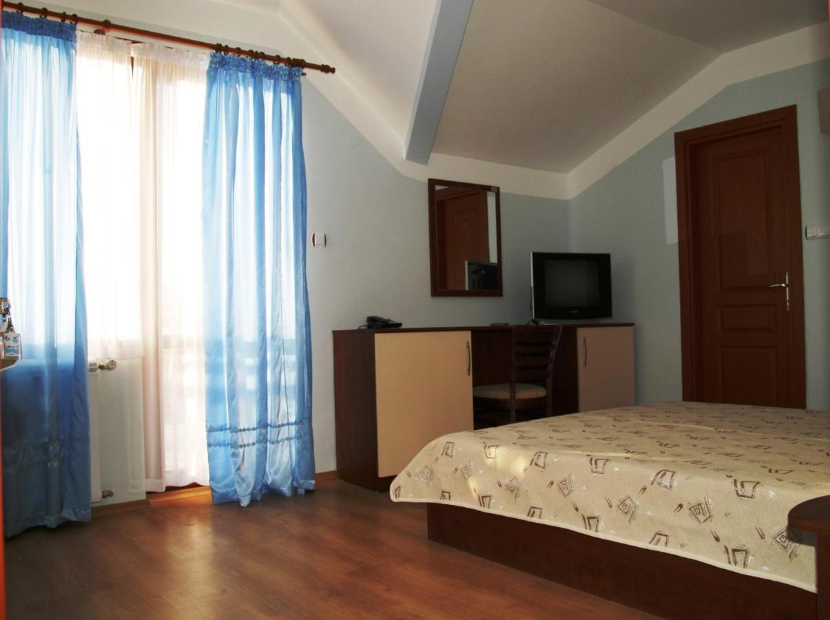 Asikoria Boryka Family Hotel מראה חיצוני תמונה
