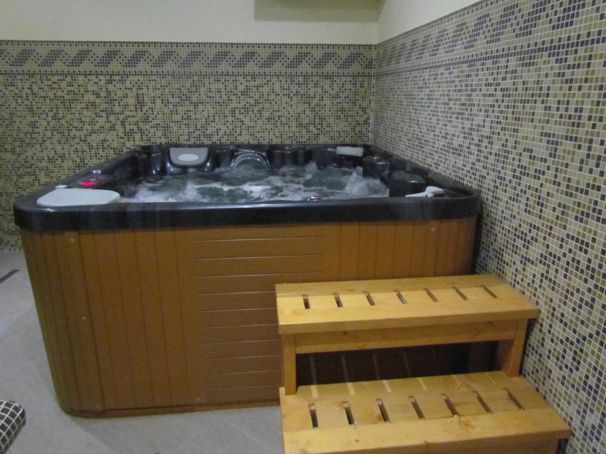 Asikoria Boryka Family Hotel מראה חיצוני תמונה
